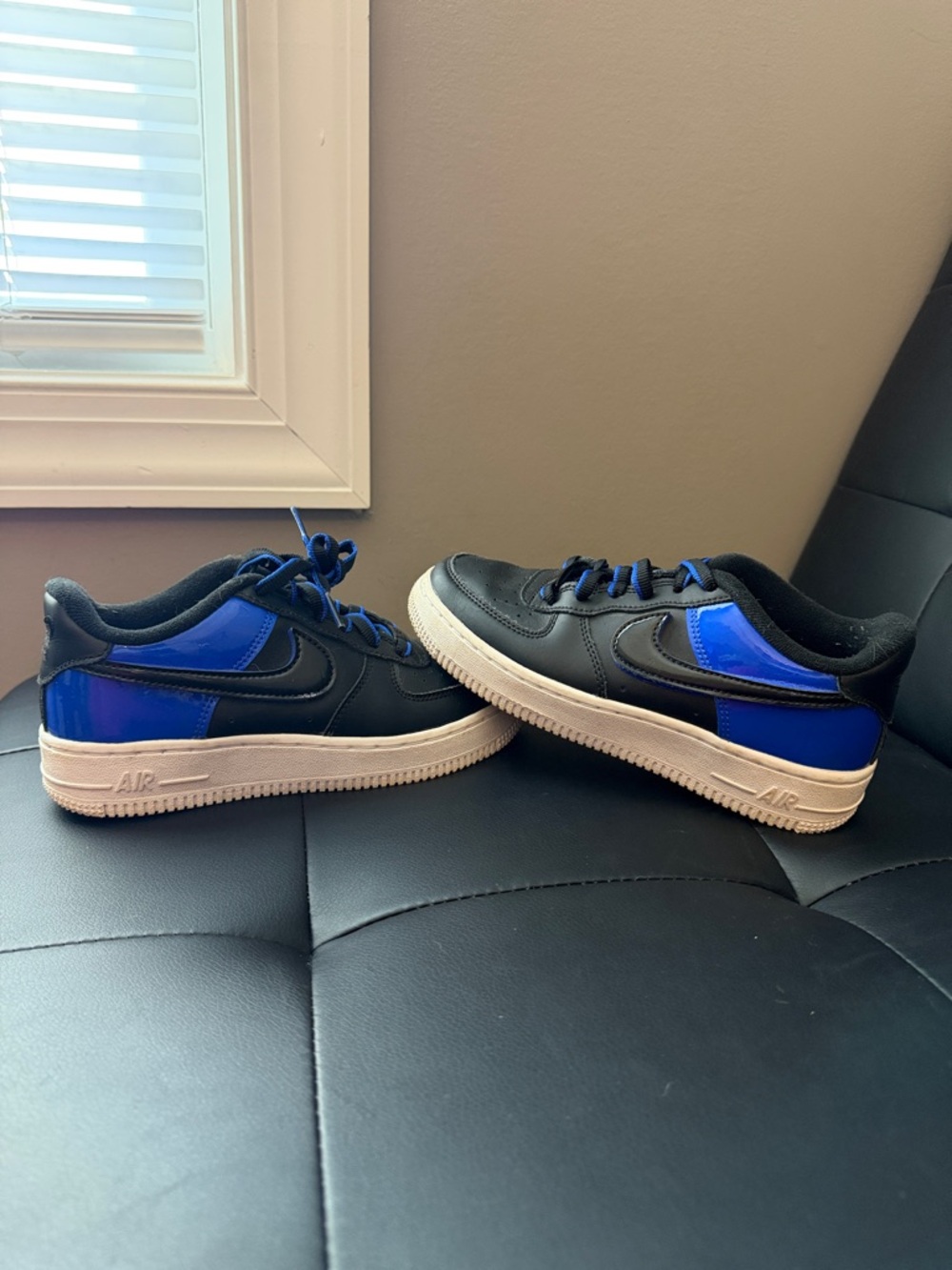 Nike Air Force 1 Low Grade School Boys' "Black/Racer Blue/White" Shoe